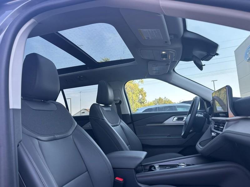 new 2025 Ford Explorer car, priced at $43,196