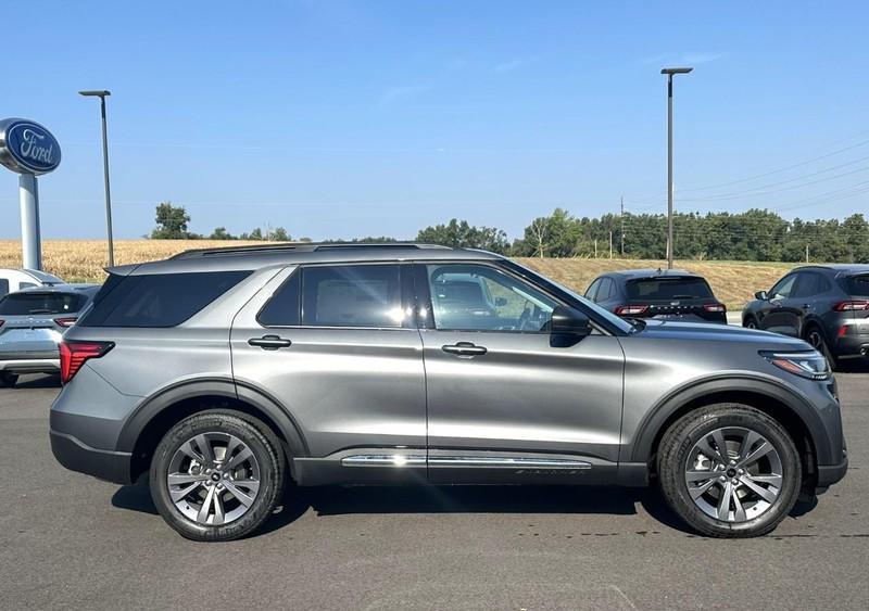 new 2025 Ford Explorer car, priced at $43,196