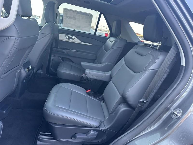 new 2025 Ford Explorer car, priced at $43,196