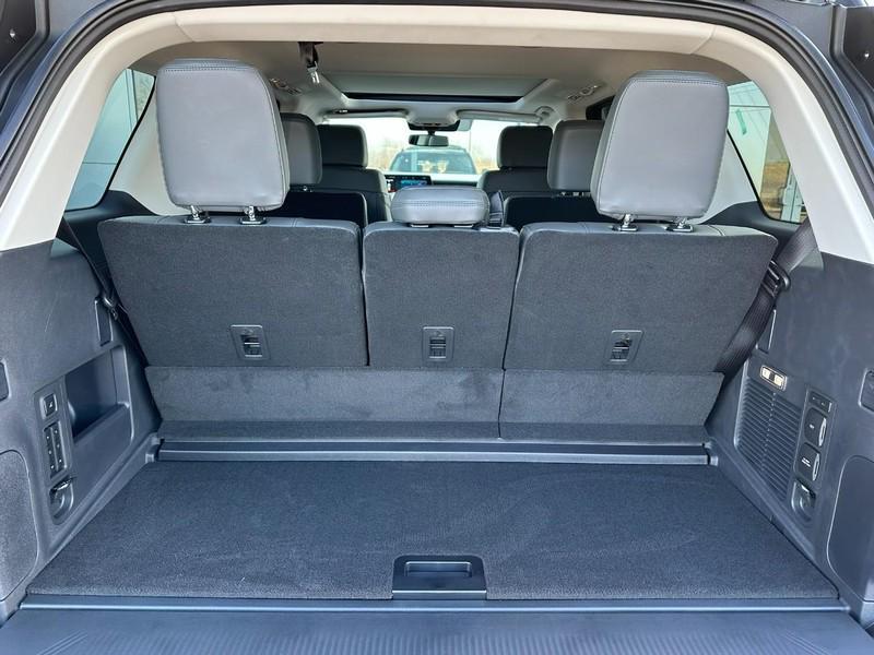 new 2025 Ford Expedition car, priced at $70,594