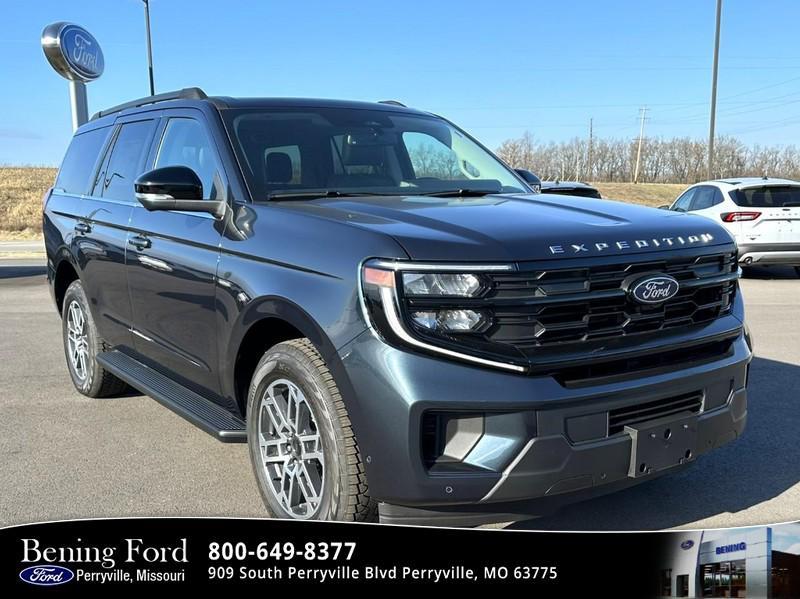 new 2025 Ford Expedition car, priced at $70,594