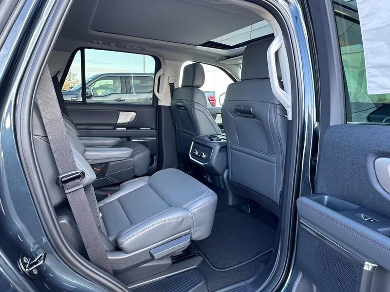 new 2025 Ford Expedition car, priced at $70,594
