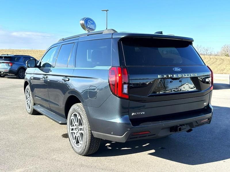 new 2025 Ford Expedition car, priced at $70,594