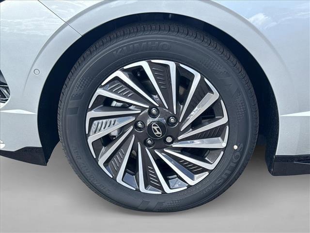 used 2025 Hyundai Sonata Hybrid car, priced at $34,768