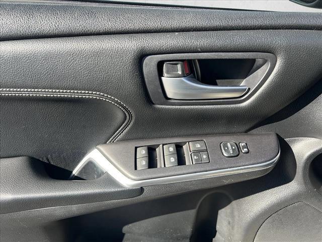 used 2015 Toyota Camry Hybrid car, priced at $10,989