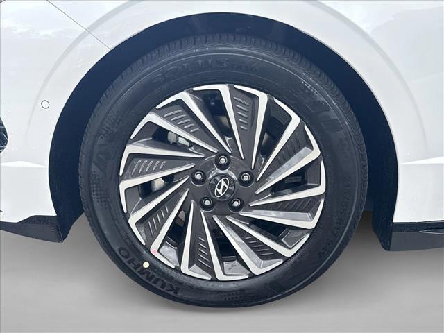 used 2025 Hyundai Sonata Hybrid car, priced at $34,989