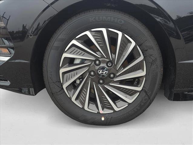 new 2025 Hyundai Sonata Hybrid car, priced at $35,999