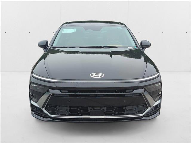 new 2025 Hyundai Sonata Hybrid car, priced at $35,999