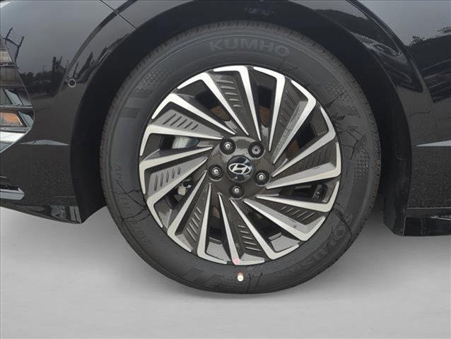 used 2025 Hyundai Sonata Hybrid car, priced at $31,791