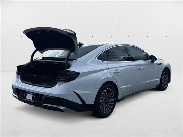 used 2025 Hyundai Sonata Hybrid car, priced at $32,789