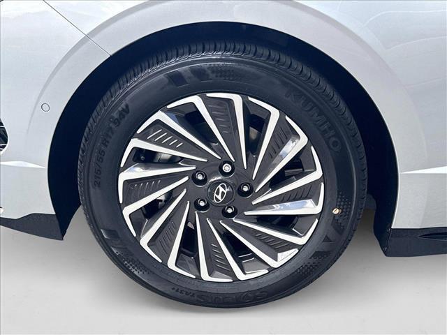 new 2025 Hyundai Sonata Hybrid car, priced at $36,298
