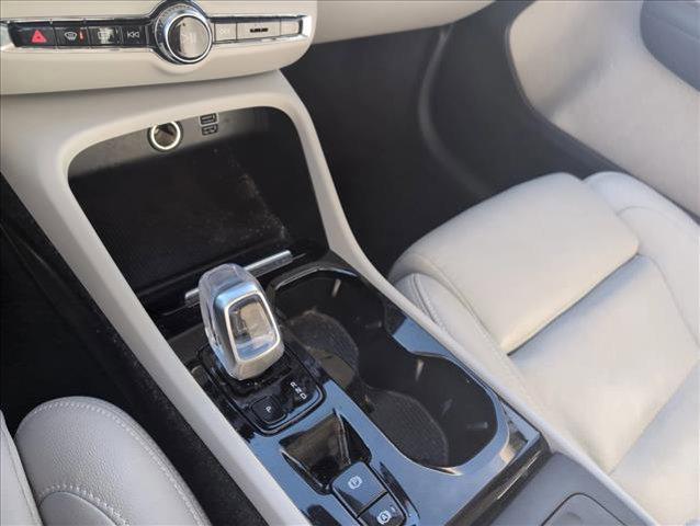used 2021 Volvo XC40 car, priced at $21,498