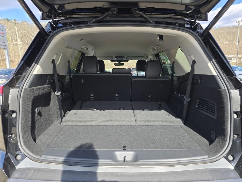 new 2026 Nissan Pathfinder car, priced at $42,335