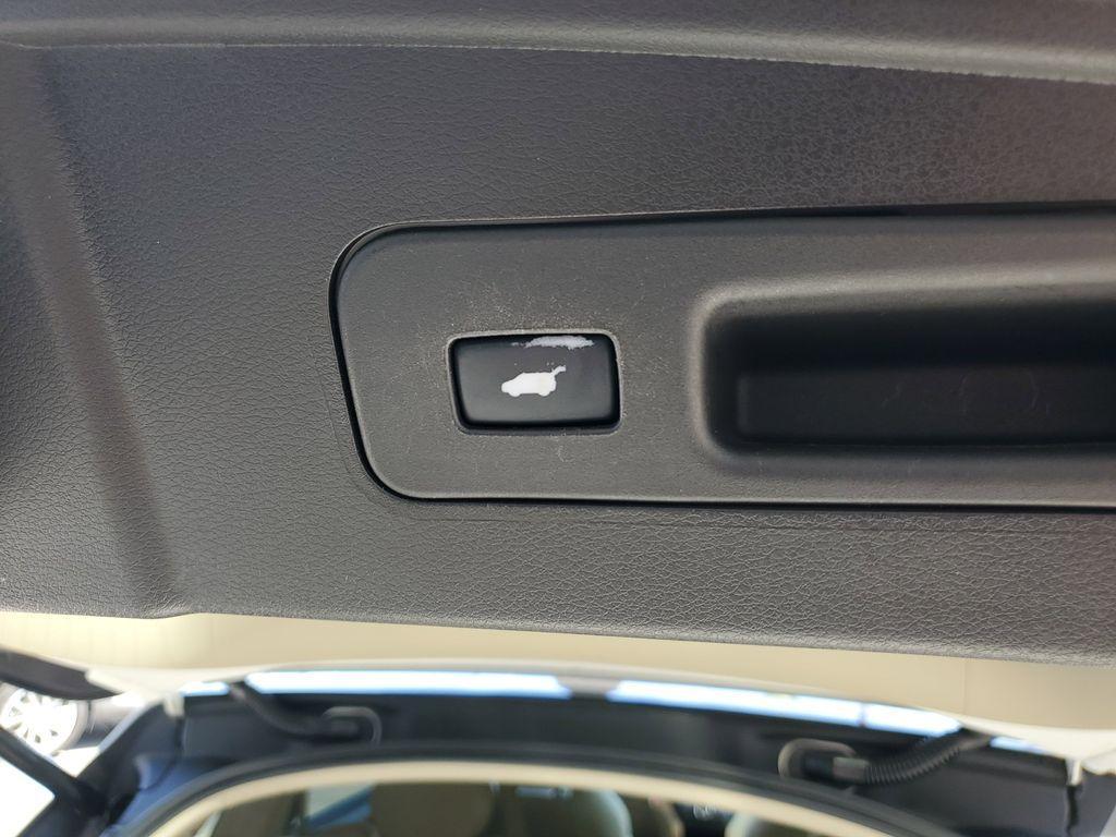 used 2016 Acura MDX car, priced at $16,991
