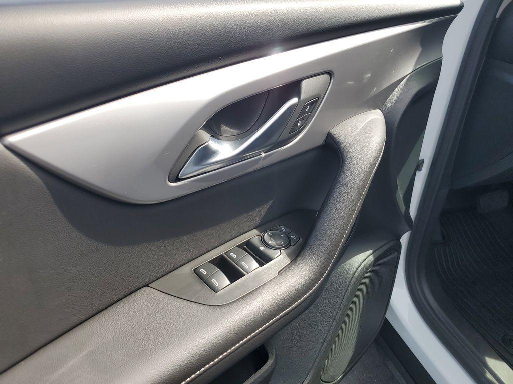 used 2024 Chevrolet Blazer car, priced at $25,991