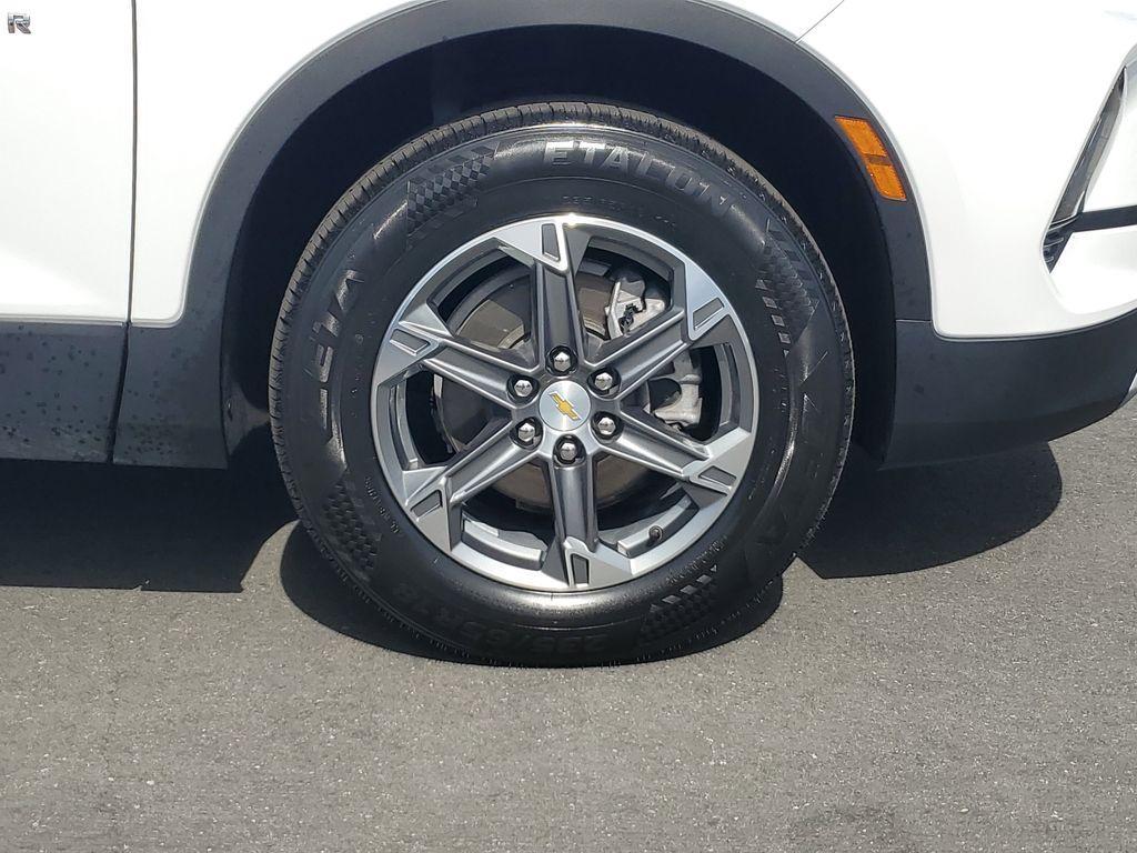 used 2024 Chevrolet Blazer car, priced at $25,991