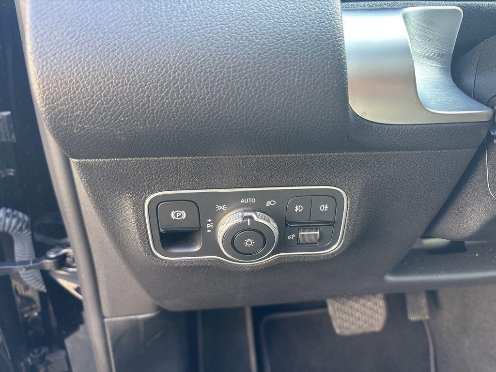 used 2022 Mercedes-Benz GLB 250 car, priced at $32,999