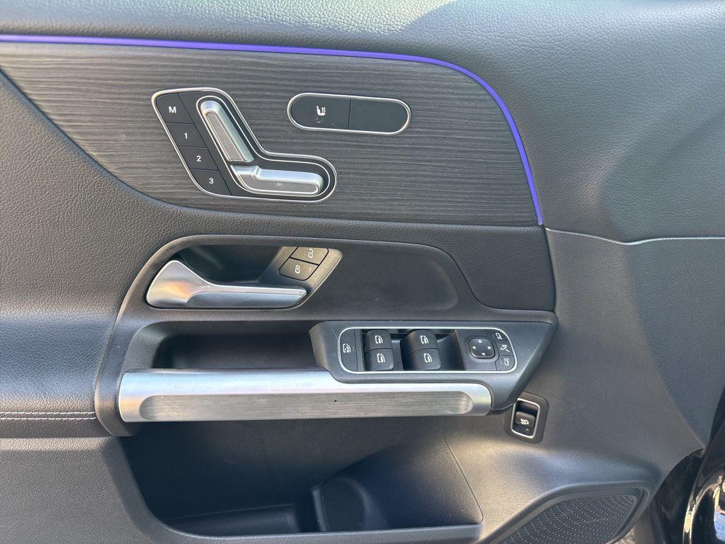 used 2022 Mercedes-Benz GLB 250 car, priced at $32,999