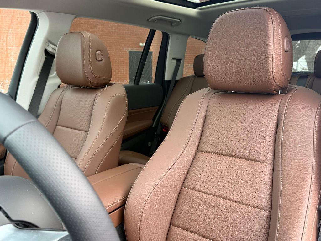 new 2025 Mercedes-Benz GLS 450 car, priced at $99,310