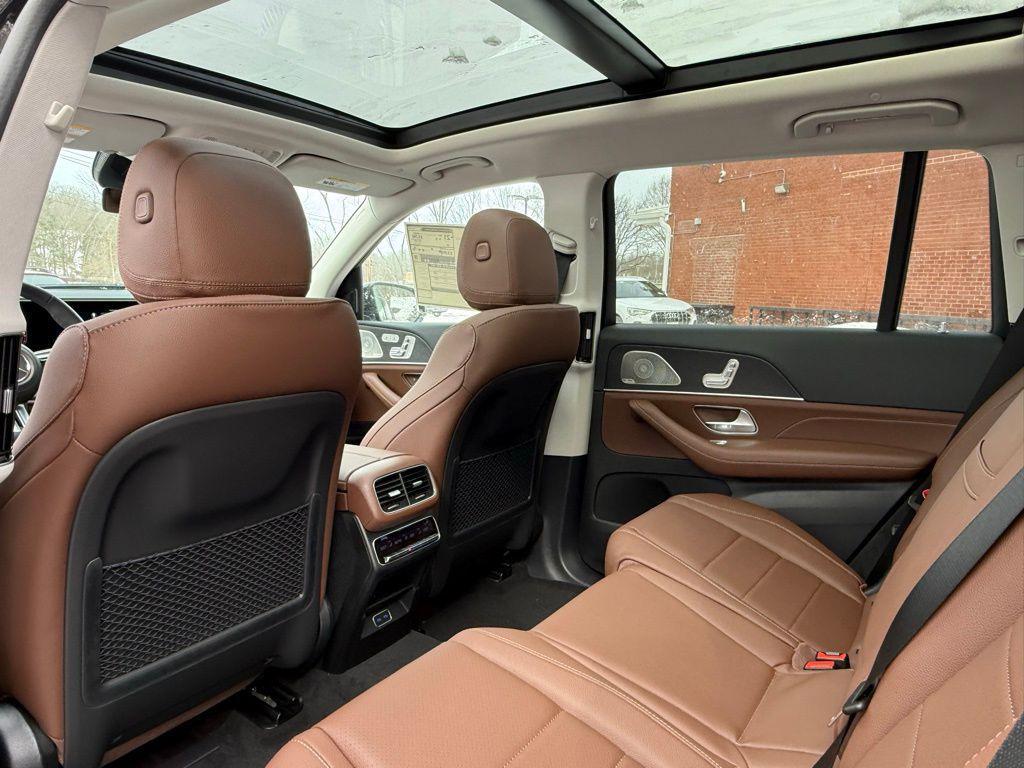 new 2025 Mercedes-Benz GLS 450 car, priced at $99,310