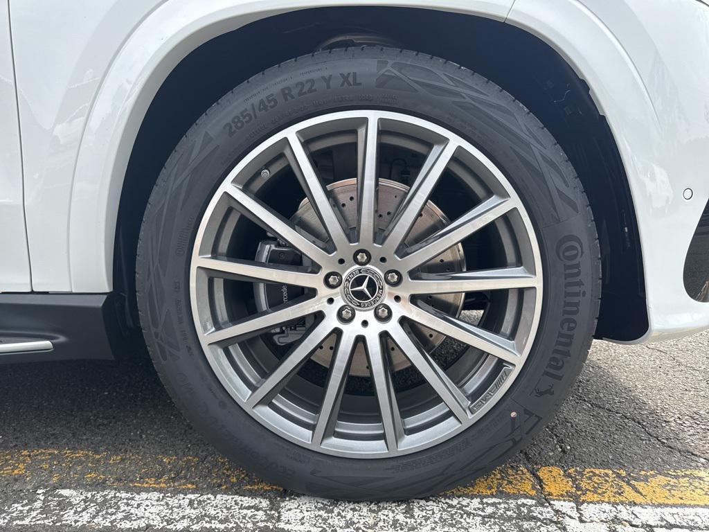 new 2026 Mercedes-Benz GLS 580 car, priced at $121,630