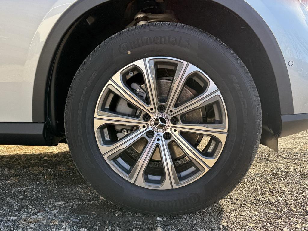 new 2026 Mercedes-Benz GLC 300 car, priced at $56,220