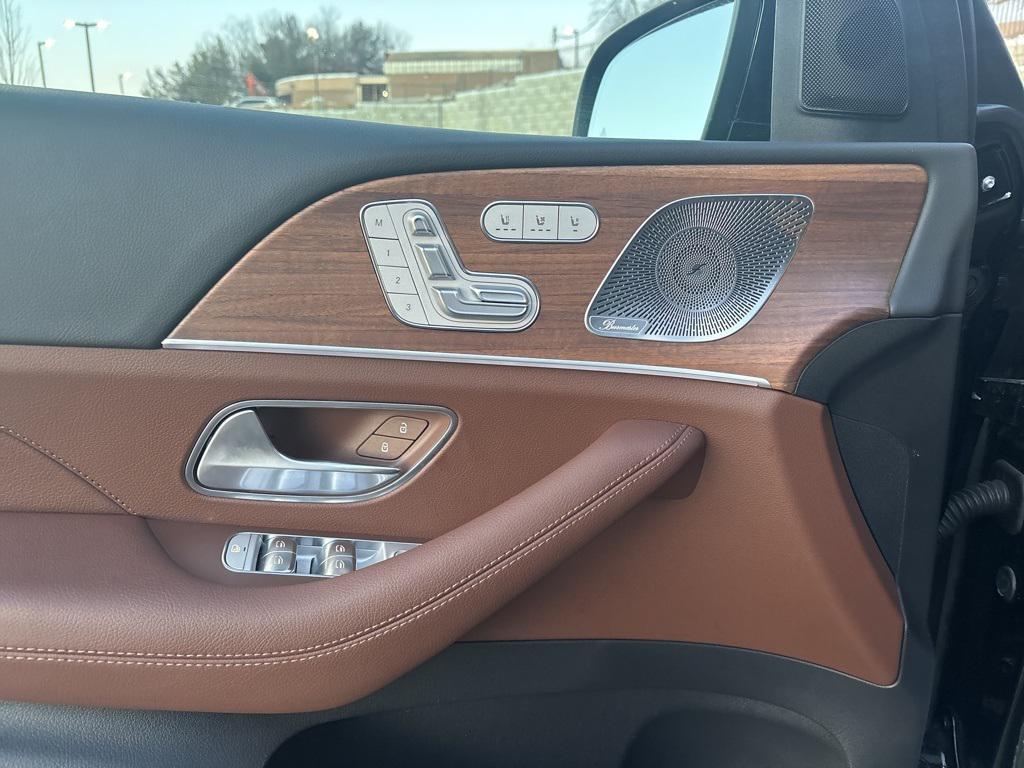 used 2025 Mercedes-Benz GLS 450 car, priced at $89,749