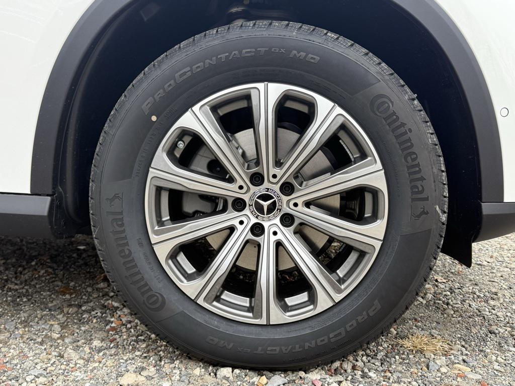 new 2026 Mercedes-Benz GLC 300 car, priced at $57,085