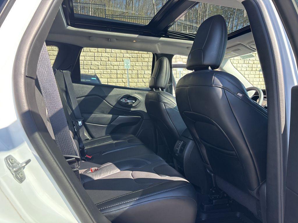 used 2022 Jeep Cherokee car, priced at $22,199