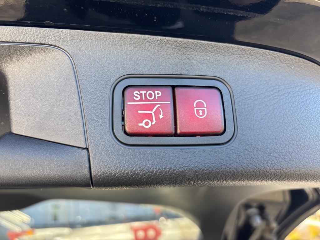 used 2025 Mercedes-Benz GLA 250 car, priced at $41,129