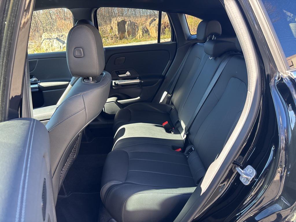 used 2025 Mercedes-Benz GLA 250 car, priced at $41,129