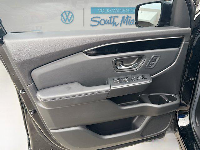 used 2025 Honda Pilot car, priced at $34,660