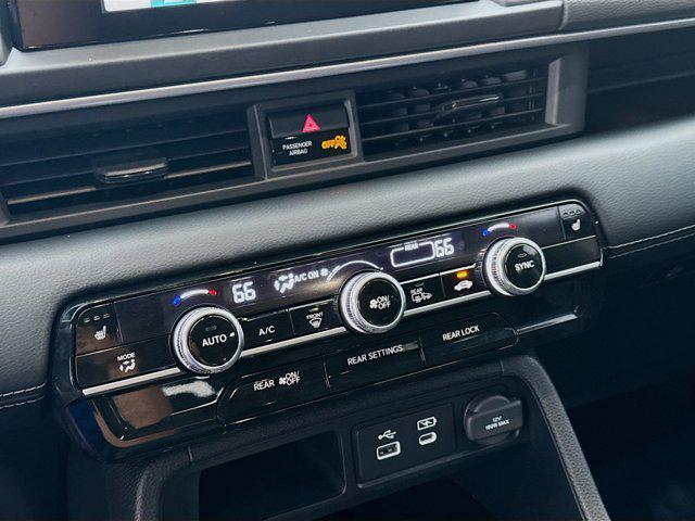 used 2025 Honda Pilot car, priced at $34,660