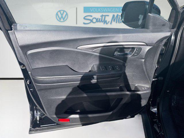 used 2021 Honda Pilot car, priced at $15,954