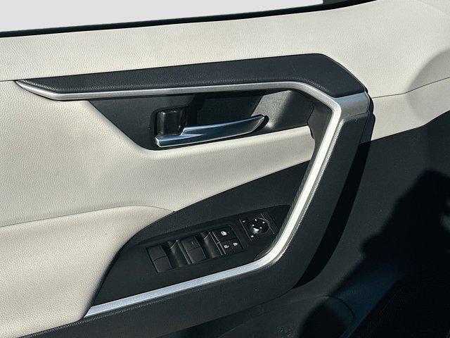 used 2020 Toyota RAV4 car, priced at $16,544