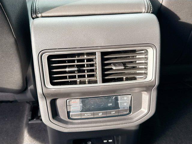 new 2026 Volkswagen Atlas car, priced at $45,162