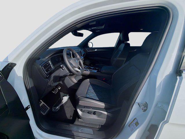 new 2026 Volkswagen Atlas Cross Sport car, priced at $52,261