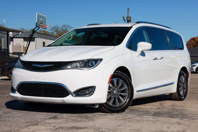 used 2020 Chrysler Pacifica car, priced at $12,991