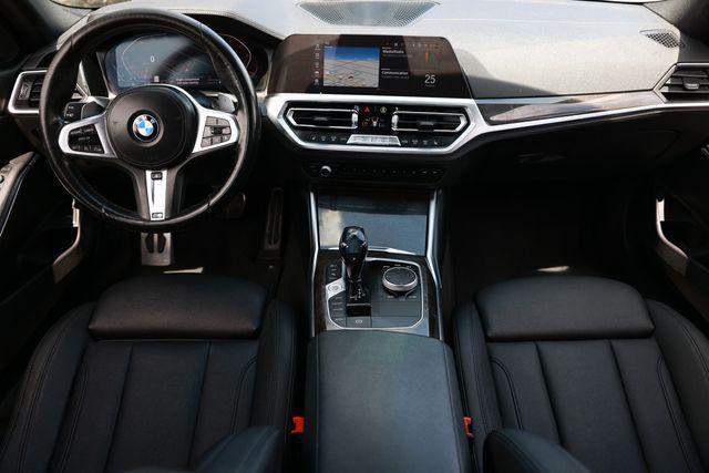 BMW 3 Series view 26