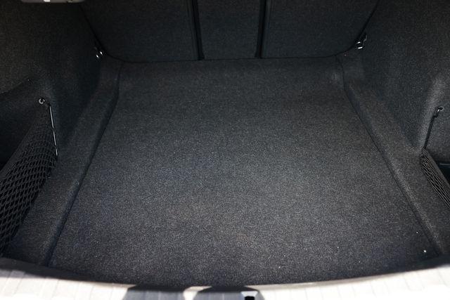 BMW 3 Series view 28