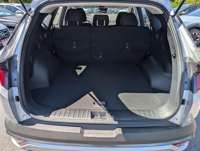 new 2026 Hyundai TUCSON Hybrid car, priced at $31,015
