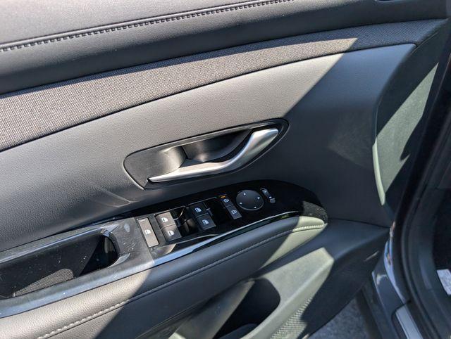 new 2026 Hyundai TUCSON Hybrid car, priced at $40,967
