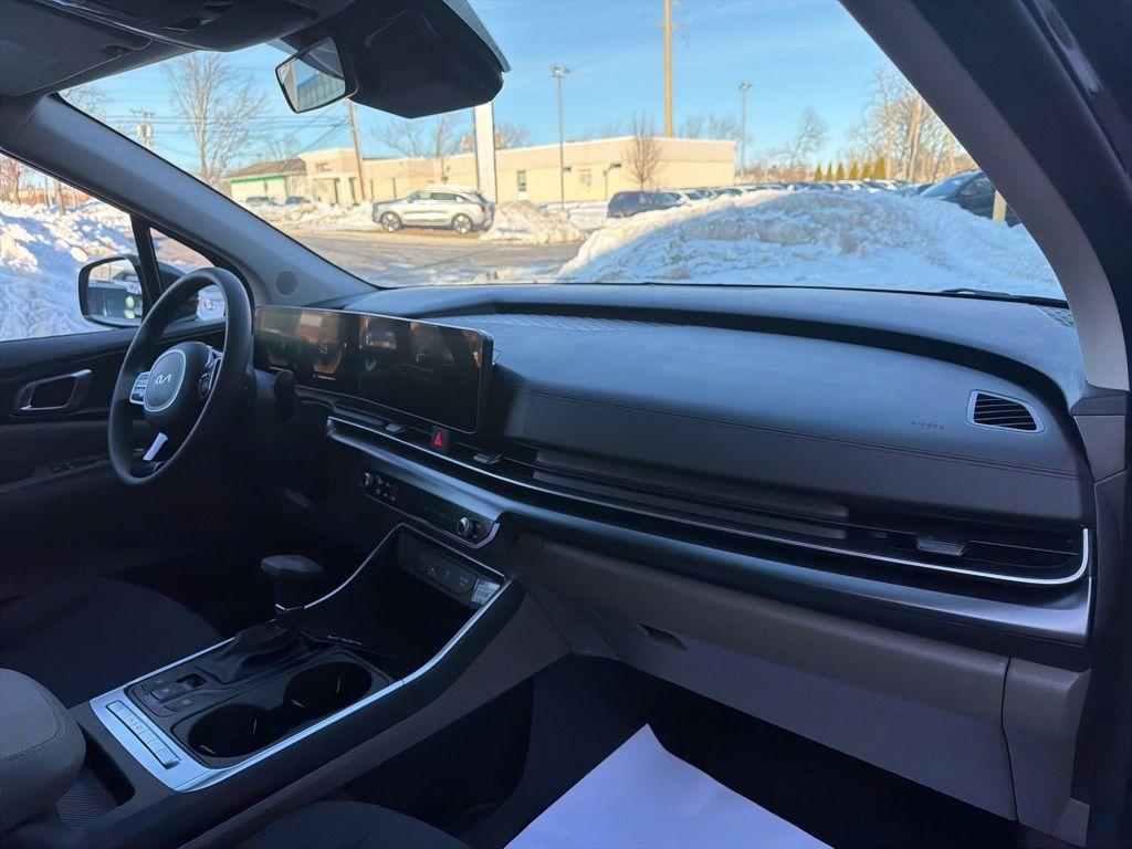 new 2026 Kia Carnival car, priced at $35,781