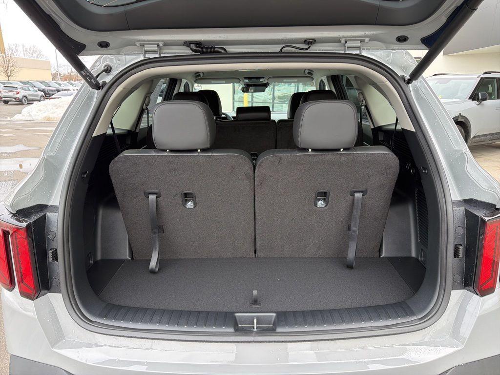 new 2026 Kia Sorento car, priced at $38,400