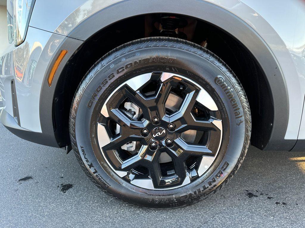 new 2026 Kia Sorento car, priced at $35,294