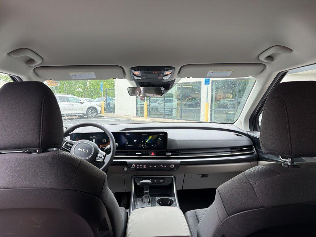 new 2025 Kia Carnival car, priced at $33,897