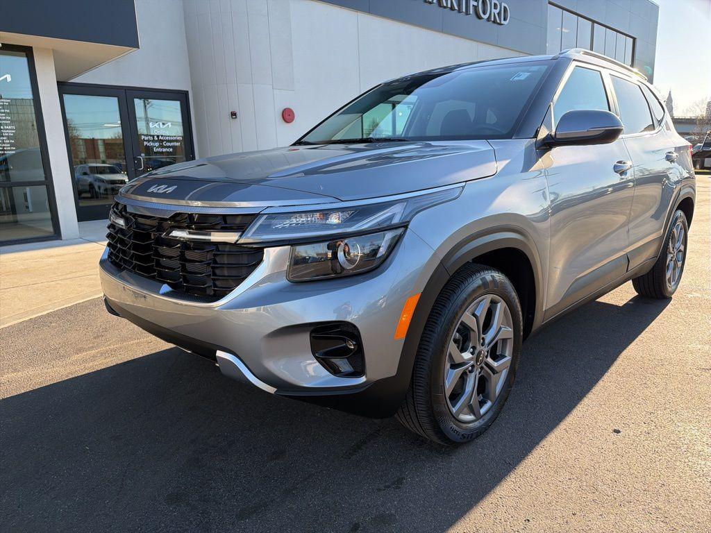 used 2024 Kia Seltos car, priced at $22,914