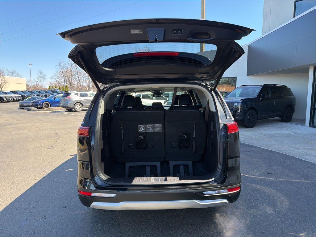 used 2024 Kia Carnival car, priced at $33,479