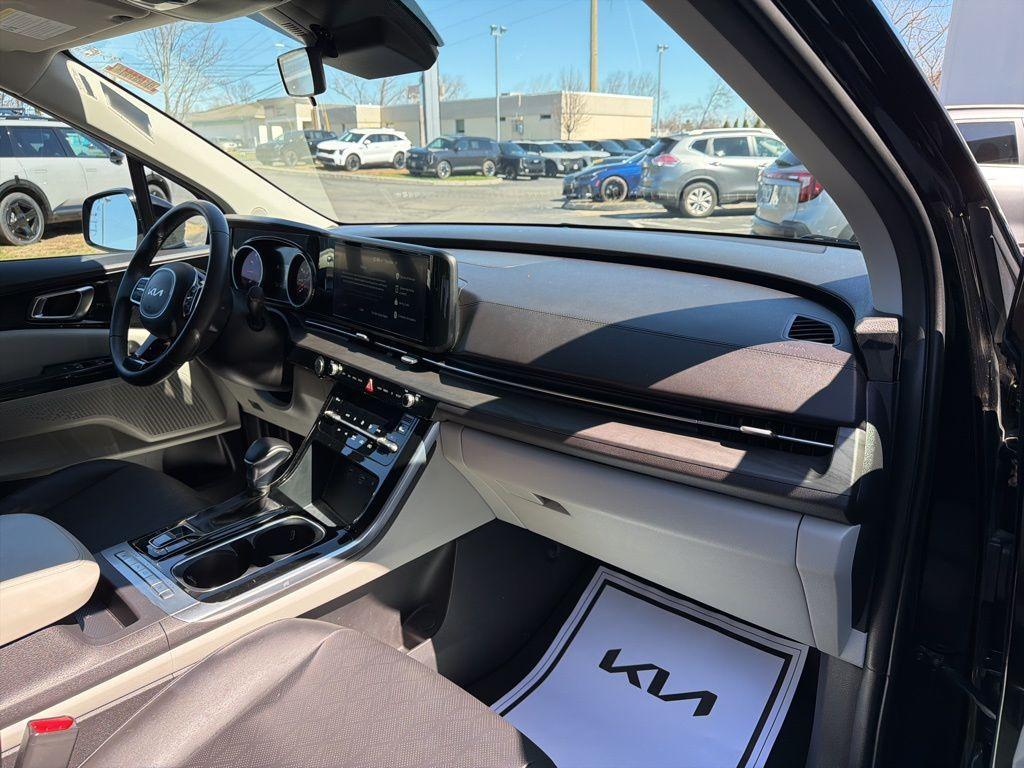 used 2024 Kia Carnival car, priced at $33,479