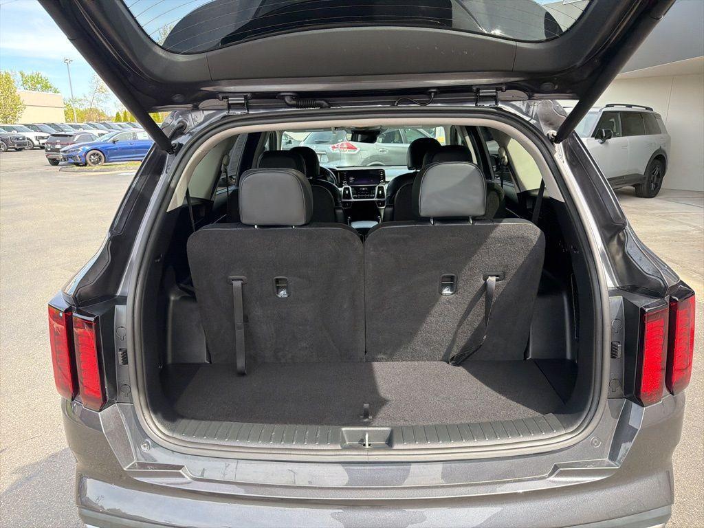 used 2023 Kia Sorento Hybrid car, priced at $27,157